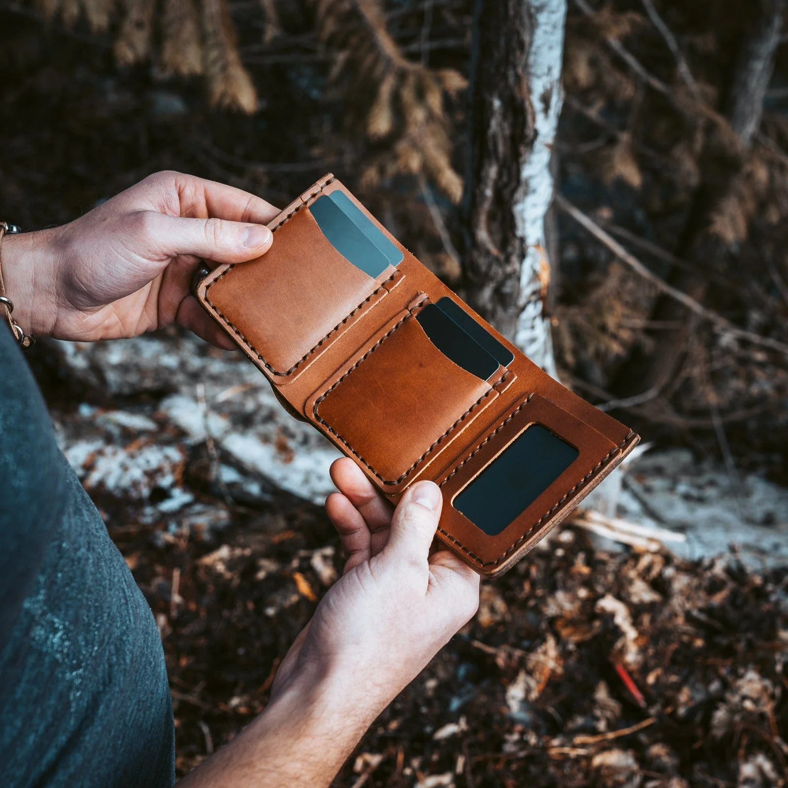 Leather Trifold Wallet - Image 23